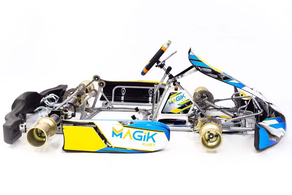 KidKraft メガランプ レーシングセット 対象年齢3歳以上 5台の車両と移動エレベーター付き